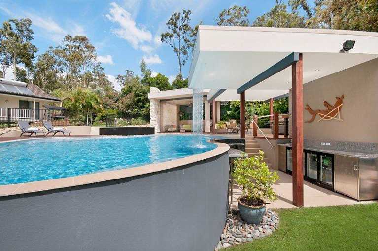 swimming pool builders Brisbane